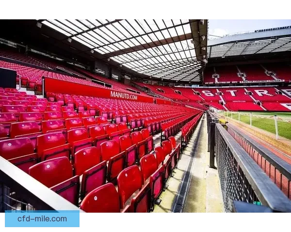 曼联宣布改造老特拉福德部分看台顶棚防止雨水渗漏