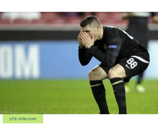 格蕾丝·盖约罗欧冠主场精彩远射助球队取得关键进球